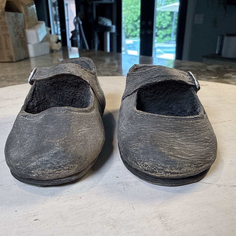 SS Sarna Replicas Of Mary Jane Black Baby shoes Silver Painted Buckles Resin - Picture 5 of 6